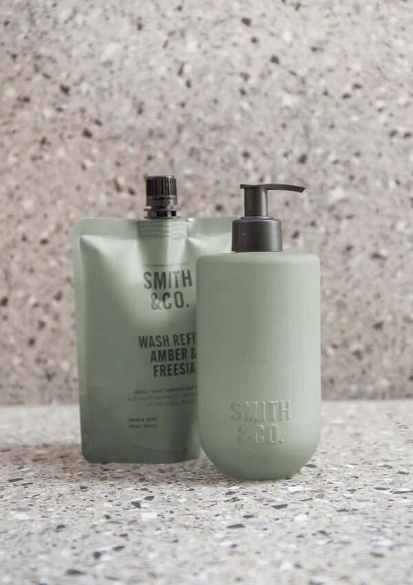 THE AROMATHERAPY CO Smith & Co Hand & Body Wash Refill - Amber & Freesia