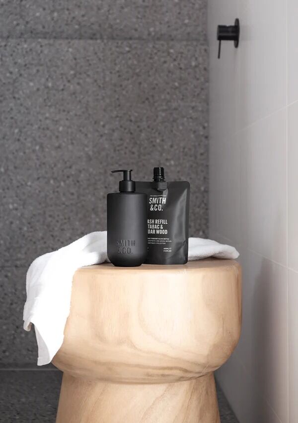THE AROMATHERAPY CO Smith & Co Hand & Body Lotion Refill - Tabac & Cedarwood