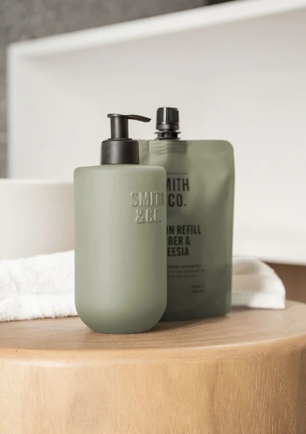 THE AROMATHERAPY CO Smith & Co Hand & Body Lotion Refill - Amber & Freesia