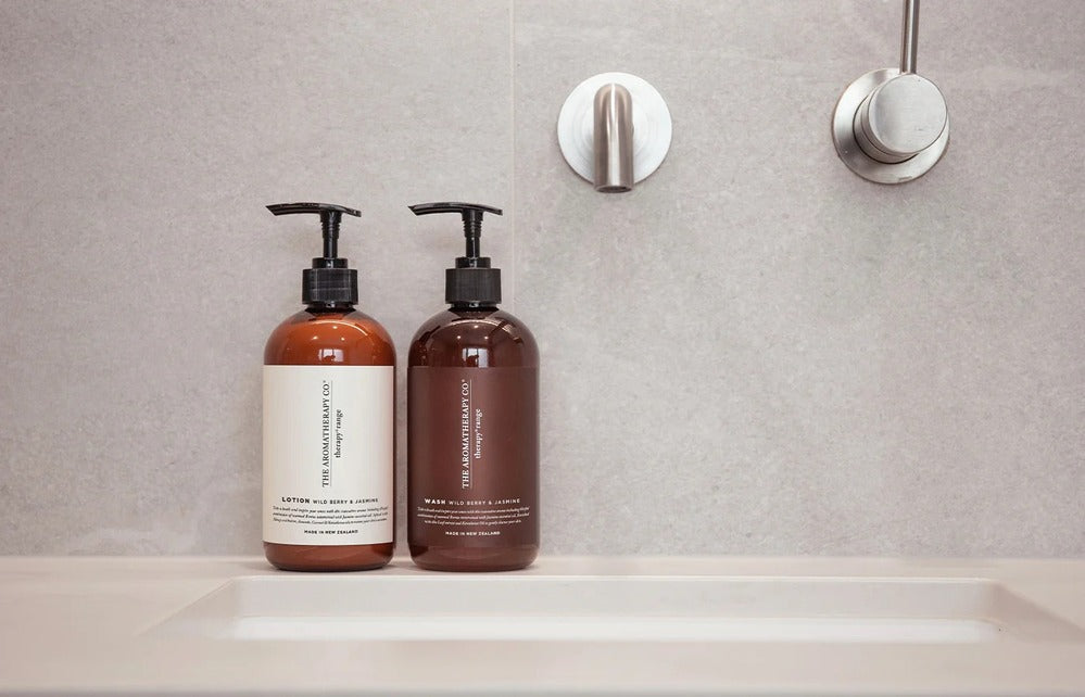 THE AROMATHERAPY CO Therapy Hand & Body Wash - Wild Berry & Jasmine