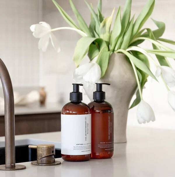THE AROMATHERAPY CO Therapy Hand & Body Lotion - Wild Berry & Jasmine