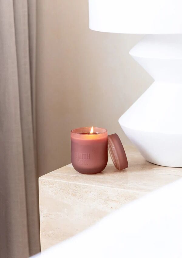THE AROMATHERAPY CO Smith & Co Candle - Blush Rose & Blackberry