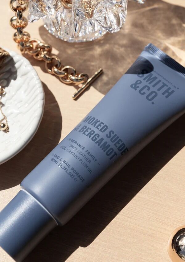 THE AROMATHERAPY CO Smith & Co Hand Cream - Smoked Suede & Bergamot
