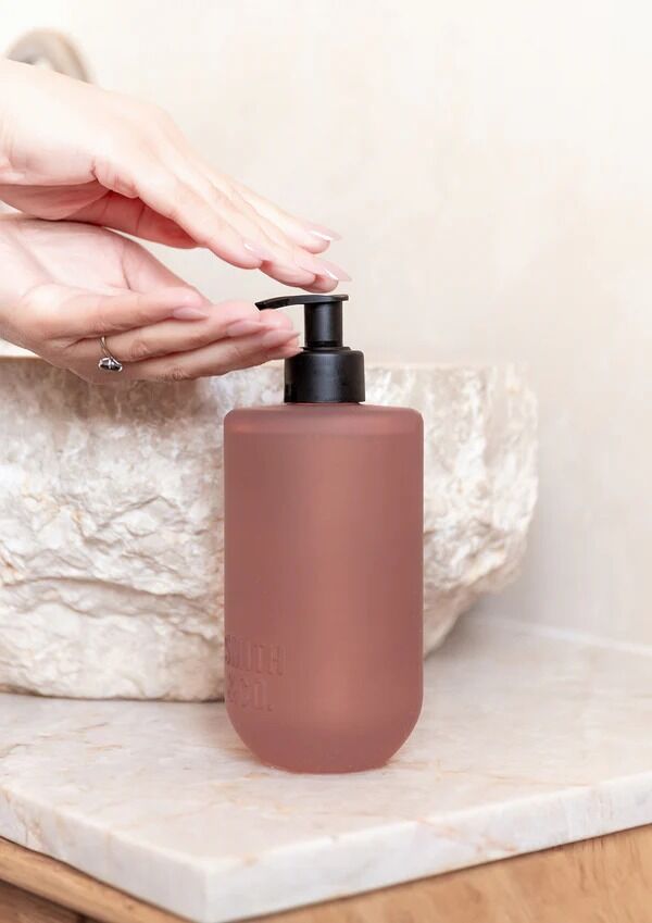 THE AROMATHERAPY CO Smith & Co Hand & Body Lotion - Blush Rose & Blackberry