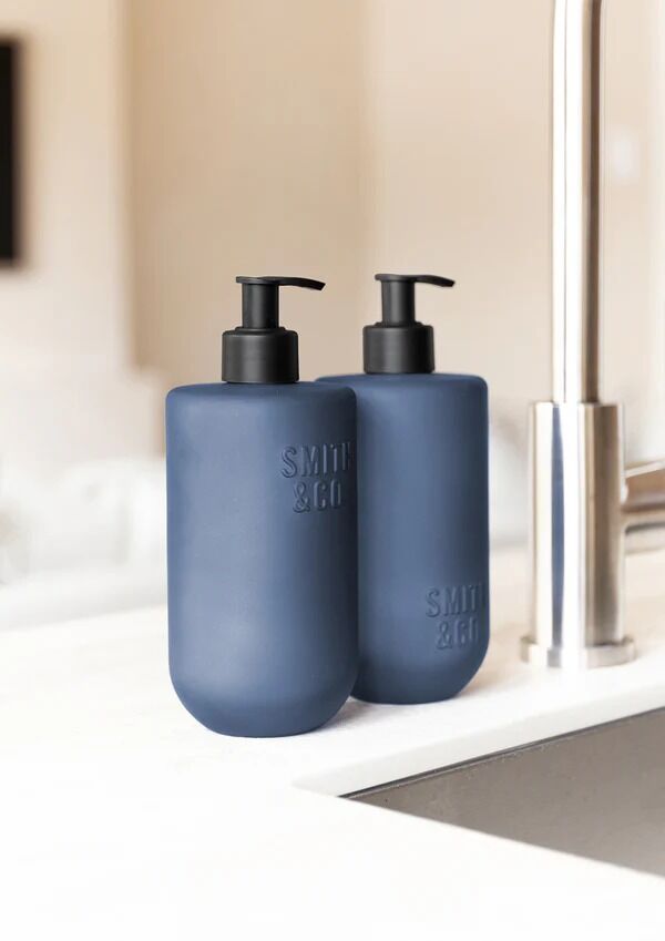 THE AROMATHERAPY CO Smith & Co Hand & Body Lotion - Smoked Suede & Bergamot