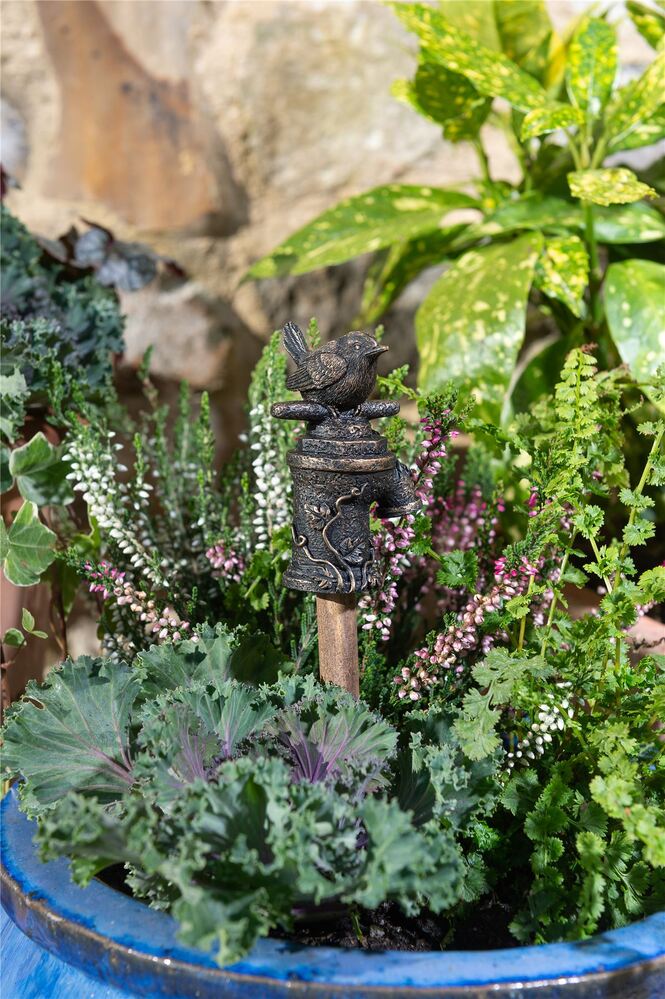 Jardinopia Cane Companion - Antique Bronze Wren On Tap