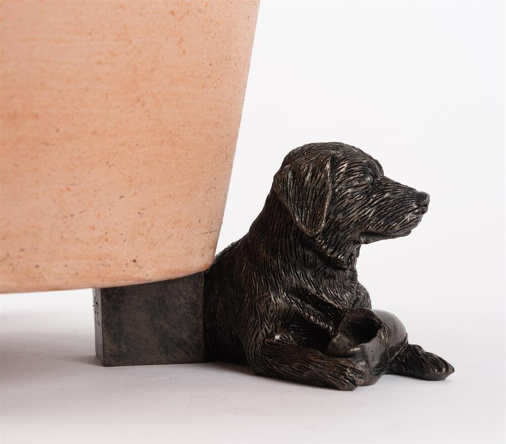 Jardinopia Potty Feet - Antique Bronze Resting Labrador (Set Of 3)
