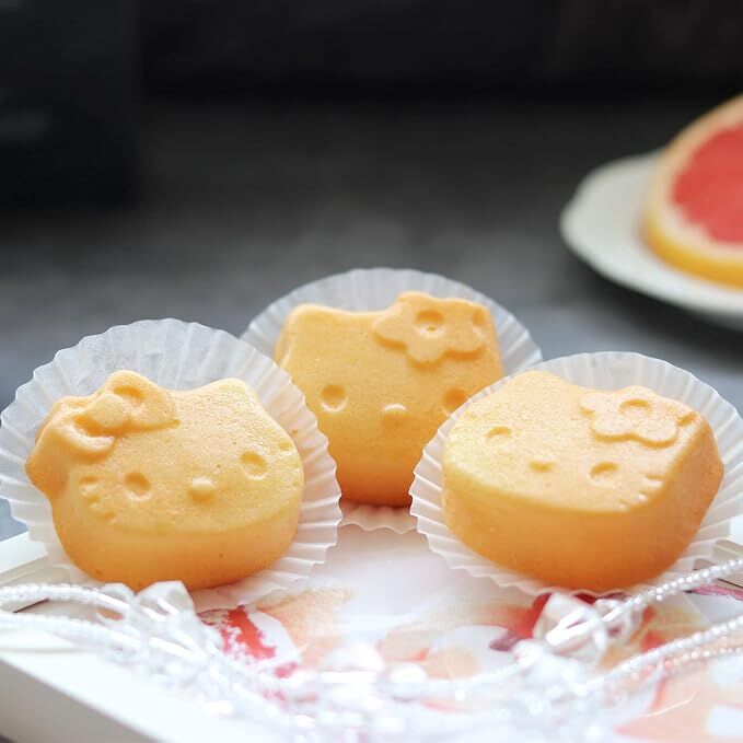 Chefmade x Sanrio - Hello Kitty Non-Stick 12 Cupcake Pan