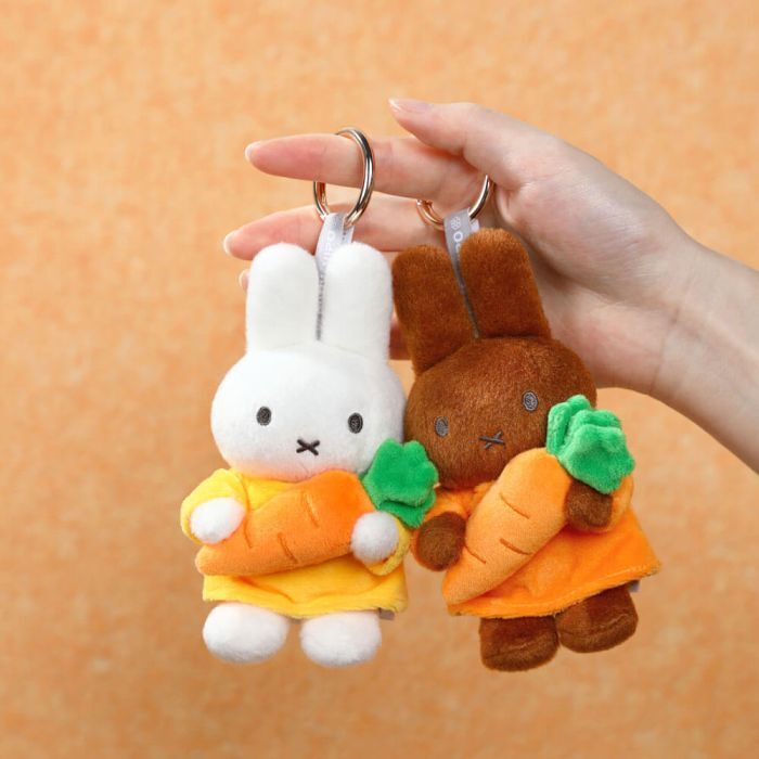 Miffy Keyring - Melanie with Carrot