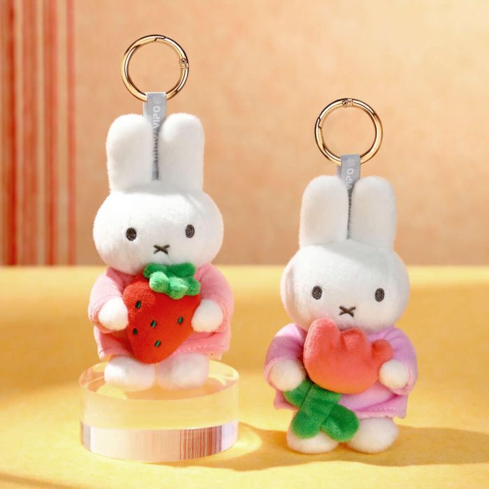 Miffy Keyring - Miffy with Strawberry