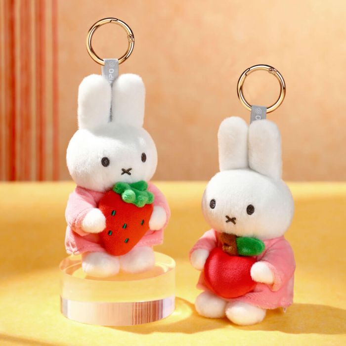 Miffy Keyring - Miffy with Strawberry
