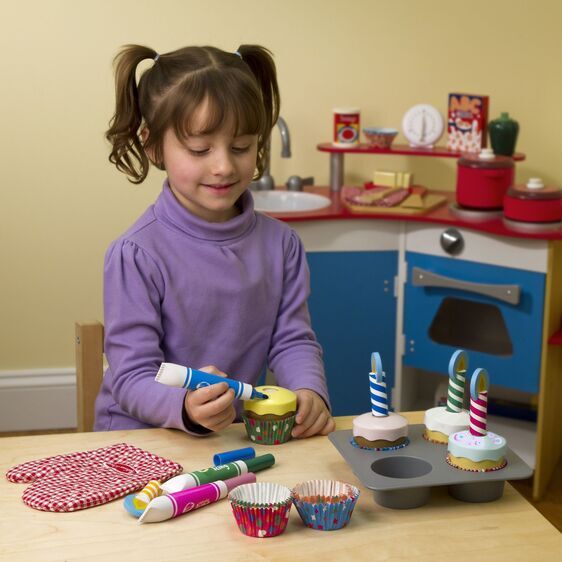 Melissa & Doug Kitchen Play - Bake & Decorate Cupcake Set