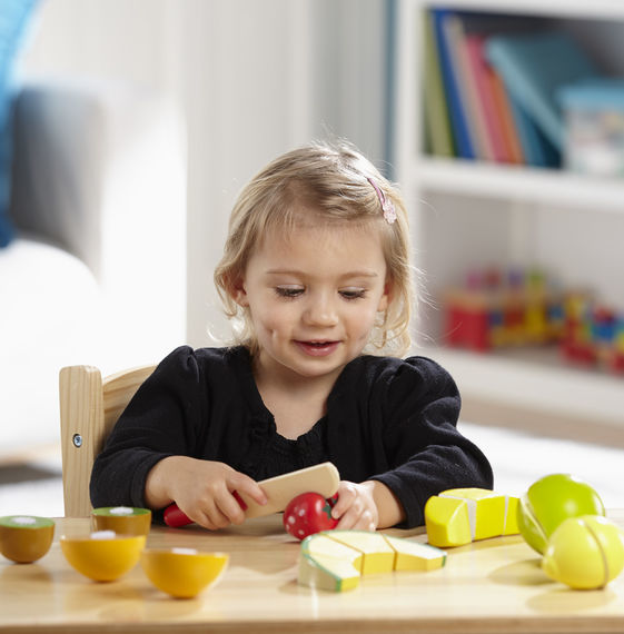 Melissa & Doug Kitchen Play - Cutting Fruit Crate