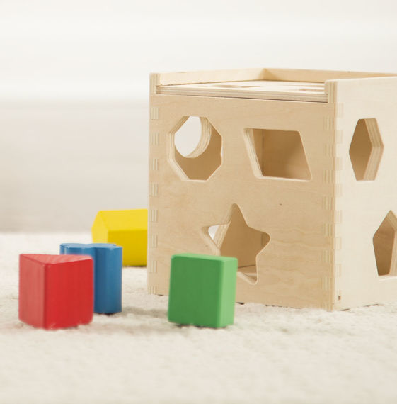 Melissa & Doug Classic Toy - Shape Sorting Cube