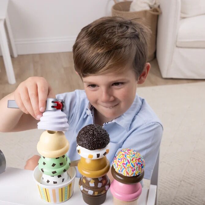 Melissa & Doug - Scoop & Serve Ice Cream Counter