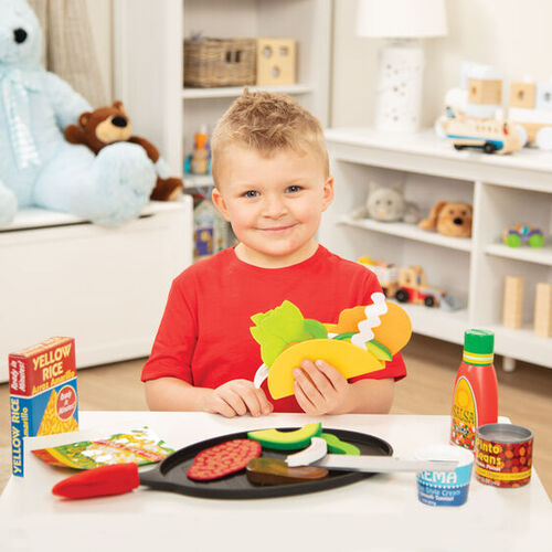 Melissa & Doug Kitchen Play - Fill & Fold Taco & Tortilla Set