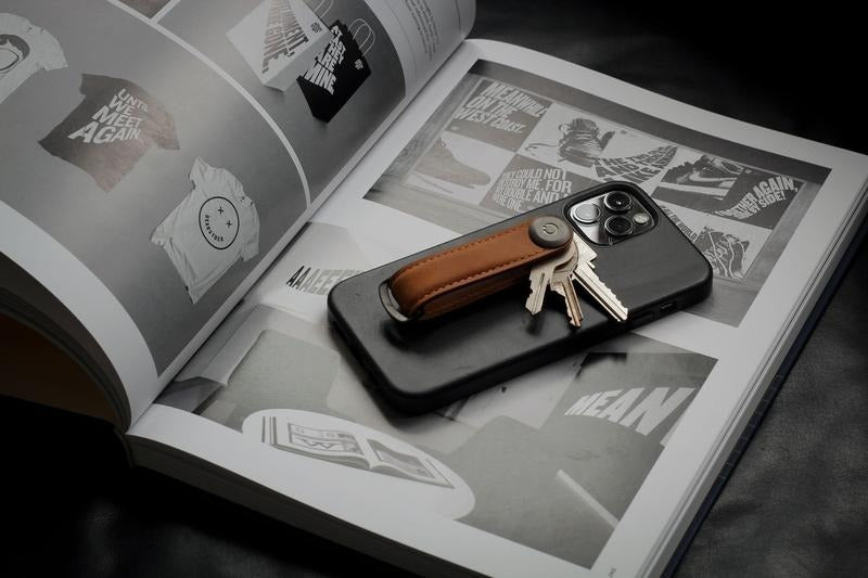 Orbitkey 2.0 Crazy Horse Leather - Chestnut Brown
