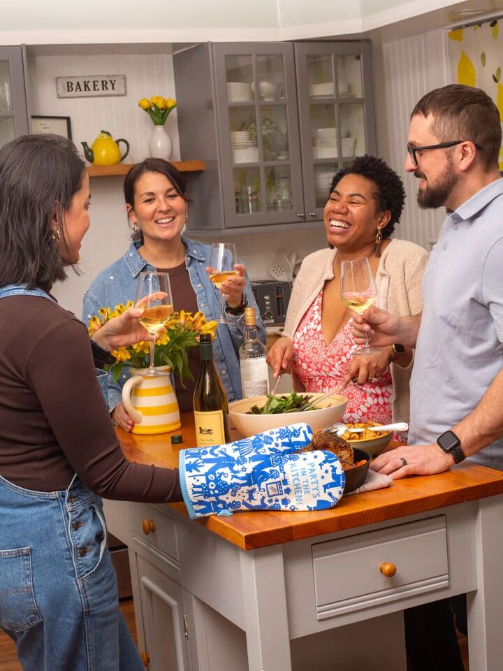 Blue Q Oven Mitt - Party's In The Kitchen!
