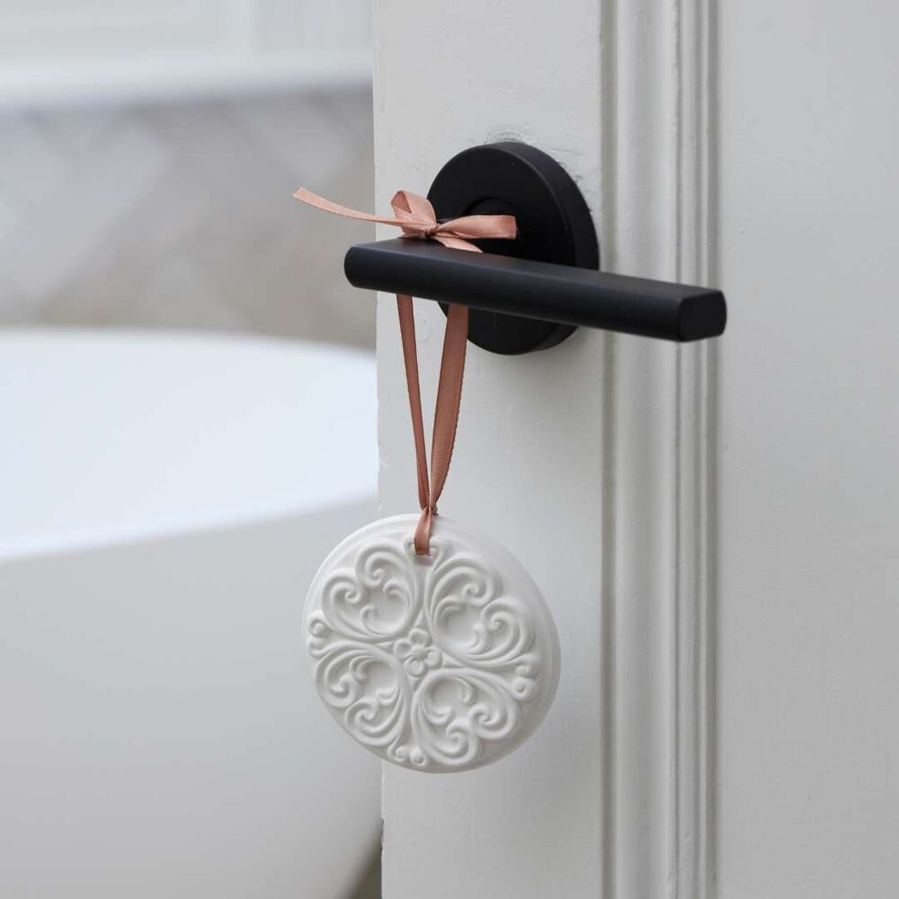 Pilbeam Living - Lonicera Japanese Honeysuckle Scented Ceramic Disc