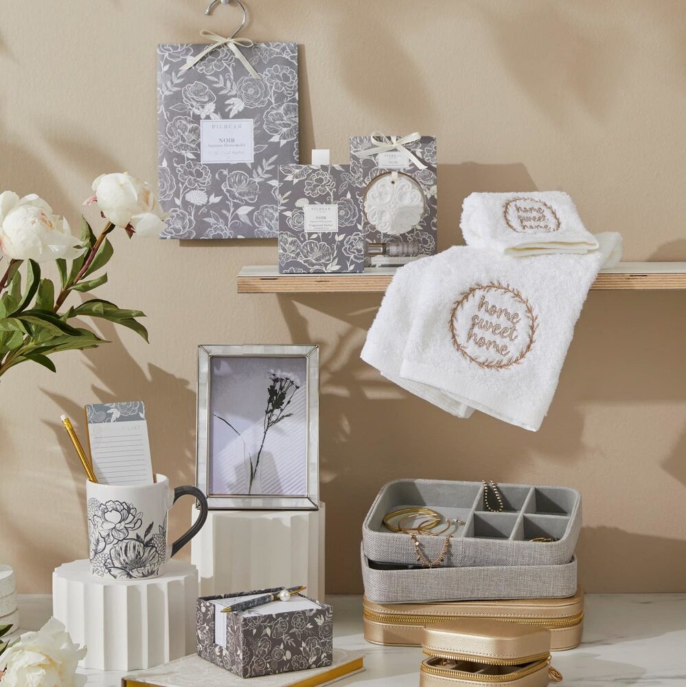 Pilbeam Living - Noir Scented Hanging Sachets