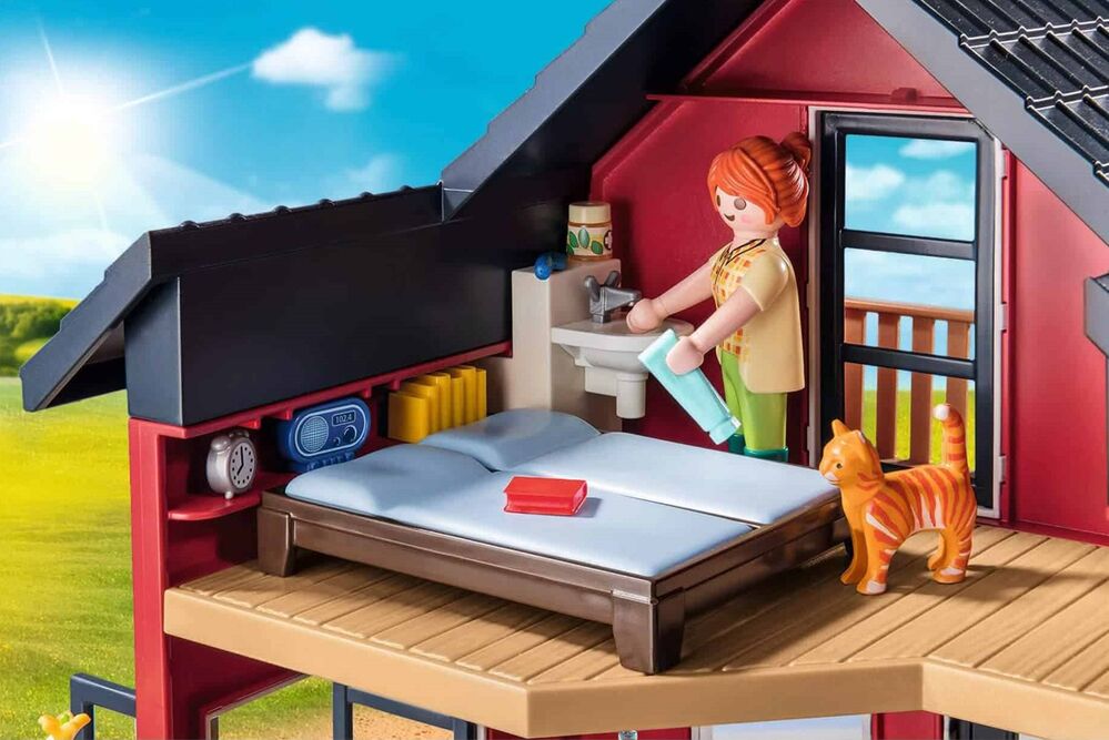 Playmobil Country - Farmhouse with Outdoor Area