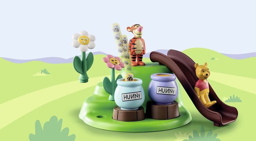 Playmobil JUNIOR & Disney: Winnie the Pooh's & Tigger's Bee Garden