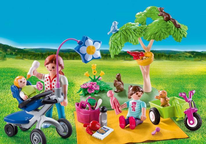 Playmobil Family Fun - Family Picnic Carry Case