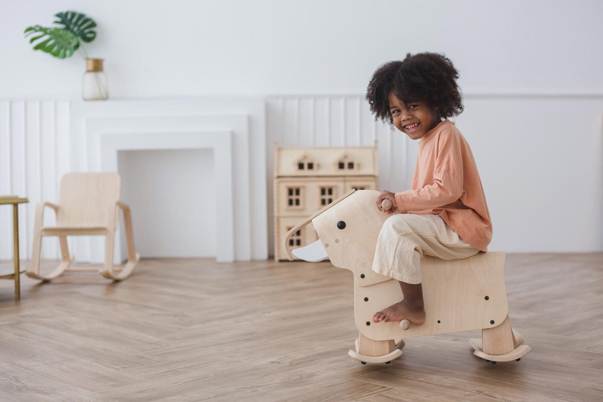 PlanToys Active Play - Walking Elephant