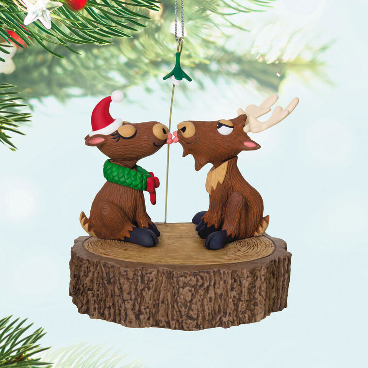 2025 Hallmark Keepsake Ornament - Merry Kiss-Moose Musical