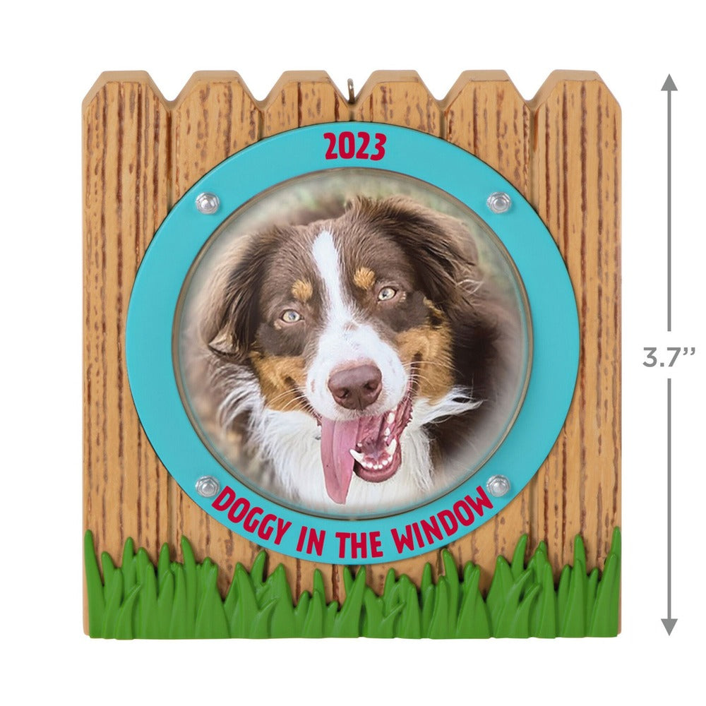 2023 Hallmark Keepsake Ornament - Doggy in the Window Photo Frame