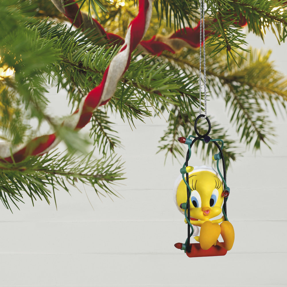 2022 Hallmark Keepsake Ornament - Looney Tunes Tweety Season's Gweetings