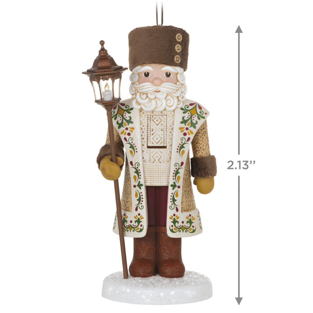 2022 Hallmark Keepsake Ornament - Noble Nutcrackers Count of Cozy