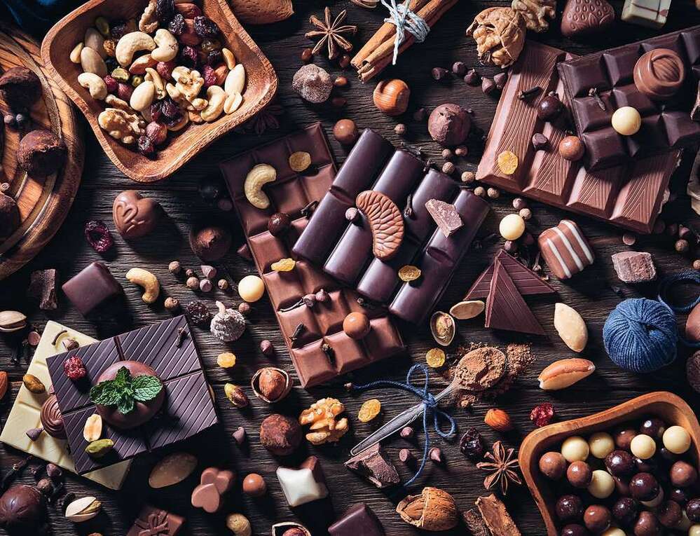 Ravensburger Puzzle 2000pc - Chocolate Paradise