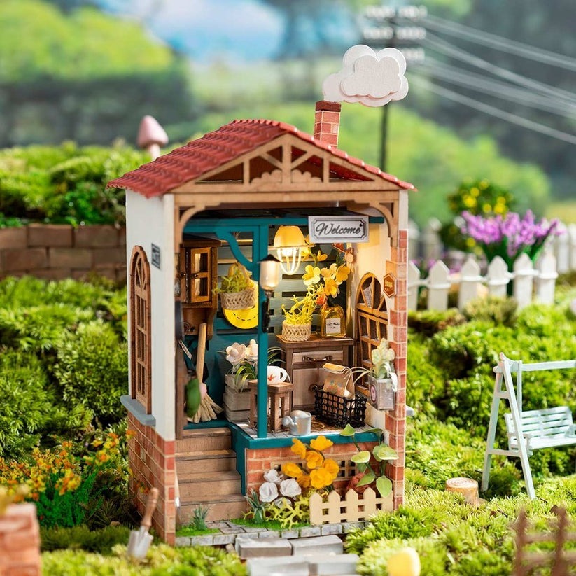 Rolife Wooden Model - DIY Miniature House Dream Yard