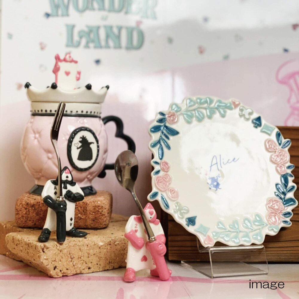 Disney Alice in Wonderland Cake Plate