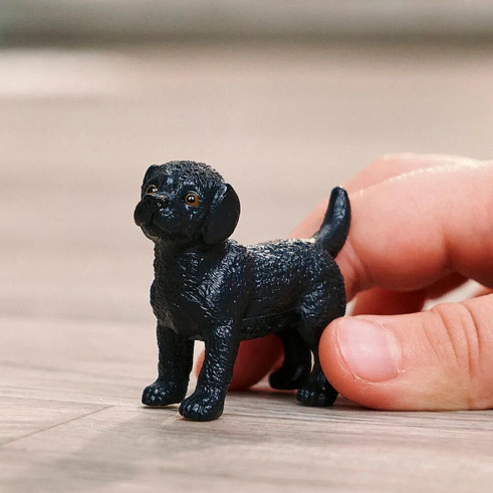 Schleich Farm World - Black Labrador Retriever Puppy