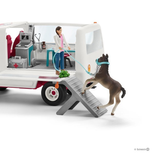 Schleich Horse Club - Mobile Vet With Hanoverian Foal Save