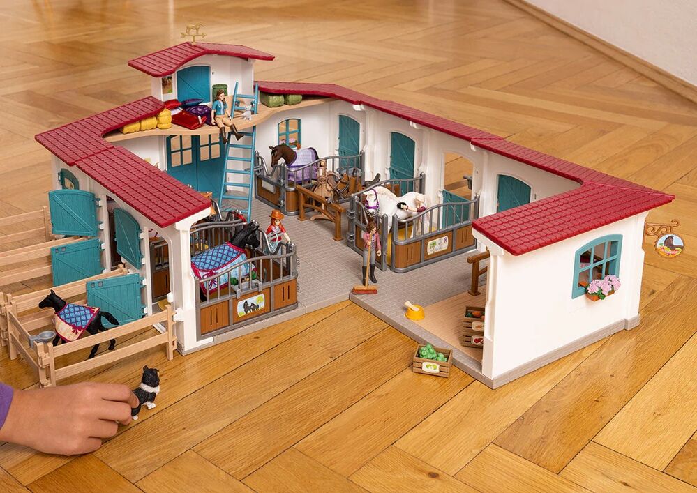 Schleich Horse Club - Horse Box with Mare and Foal