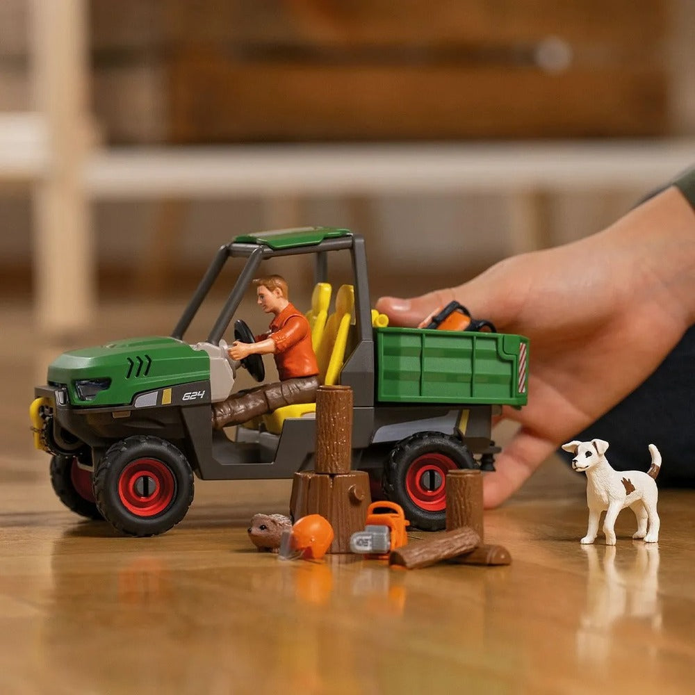 Schleich Farm World - Working in the Forest