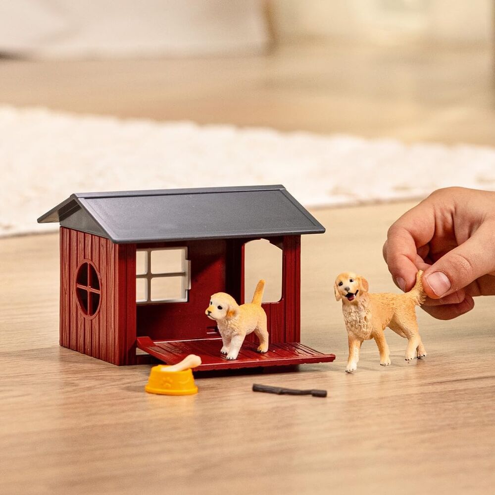 Schleich Farm World - Dog Kennel with Golden Retriever