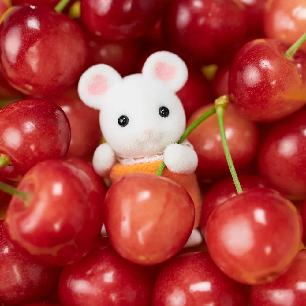 Sylvanian Families - Marshmallow Mouse Baby