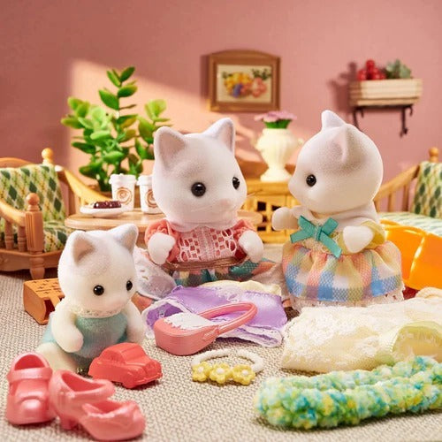 Sylvanian Families - Latte Cat Family