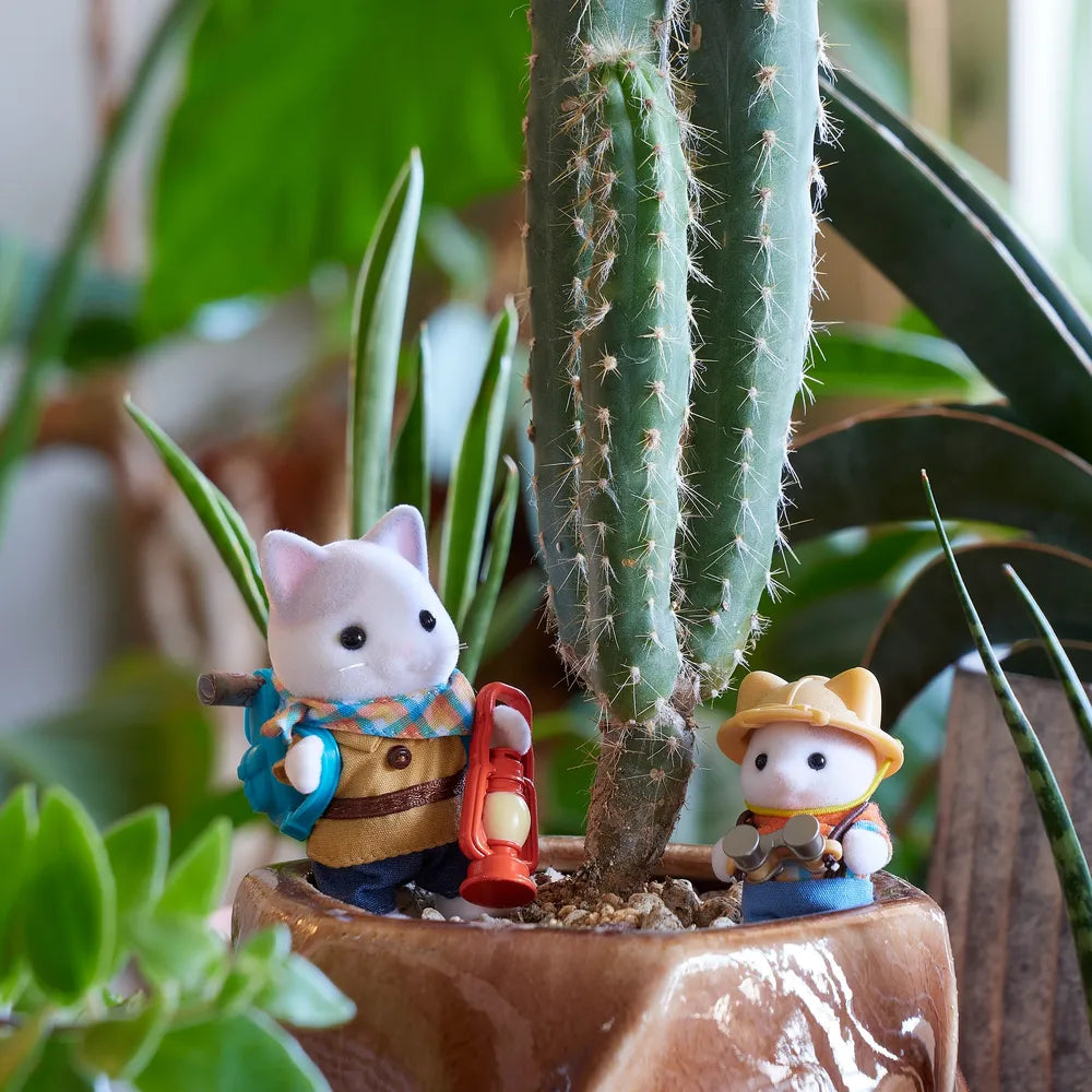 Sylvanian Families - Latte Cat Brother & Baby Exciting Exploration Set