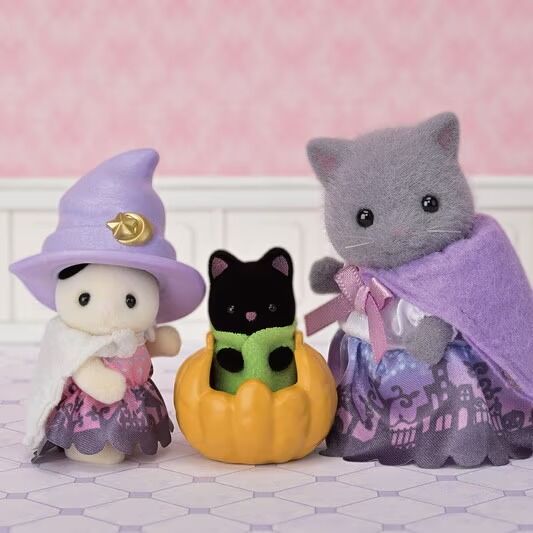 Sylvanian Families - Halloween Surprise Party Set