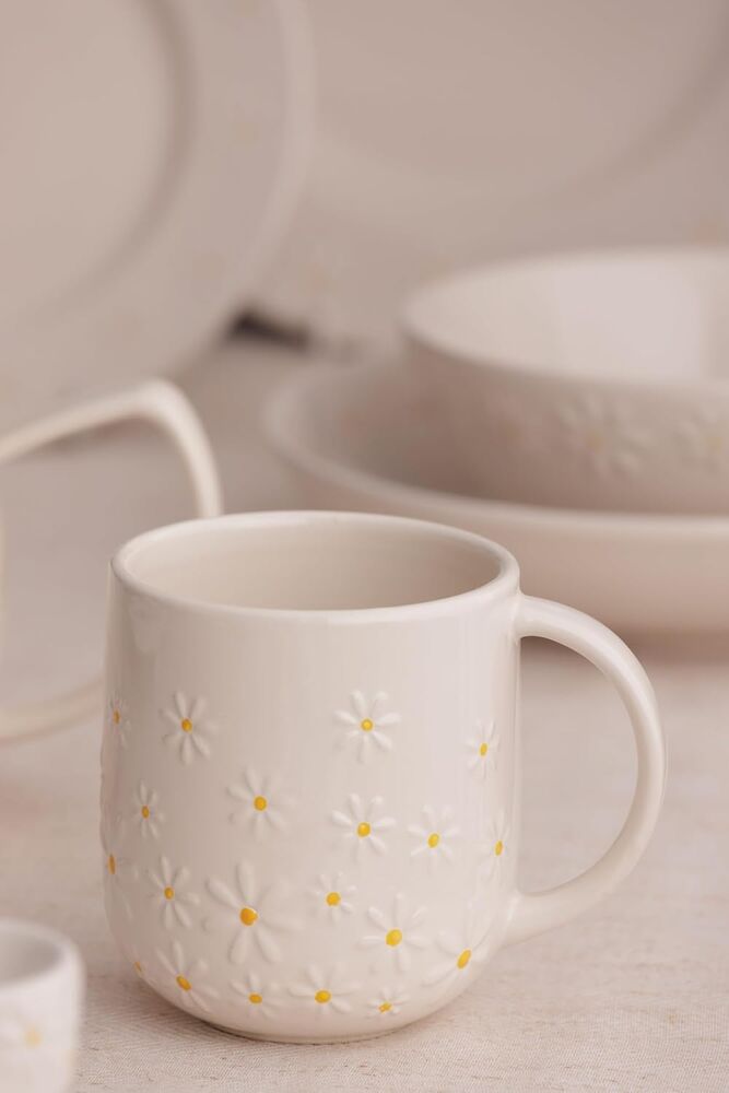 Price & Kensington - Daisy Mug