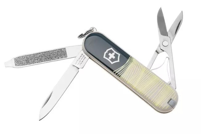 Victorinox Swiss Army Knife - Classic SD Live To Explore New York Style