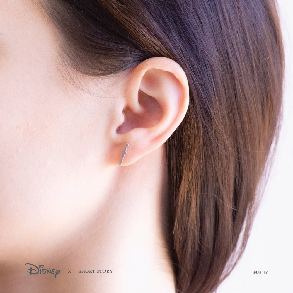 Disney x Short Story Earrings Mulan Fan And Sword - Silver