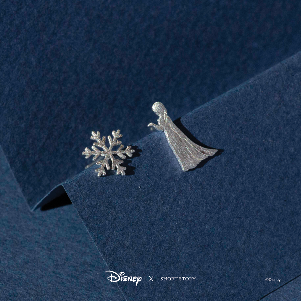 Disney x Short Story Earrings Elsa And Snowflake - Silver