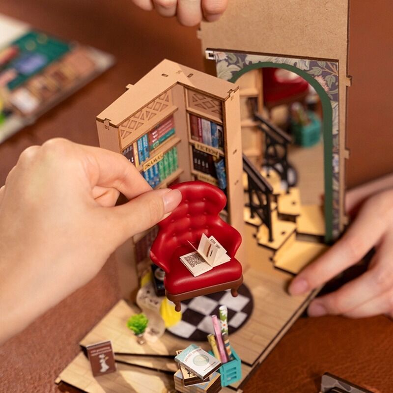 Rolife Wooden Model - DIY Miniature House Book Nook Bookstore
