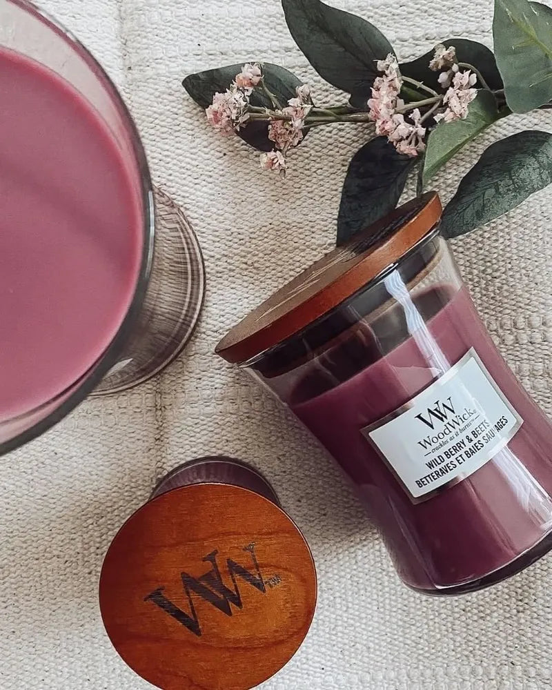 WoodWick Candle - Medium Wild Berry & Beets